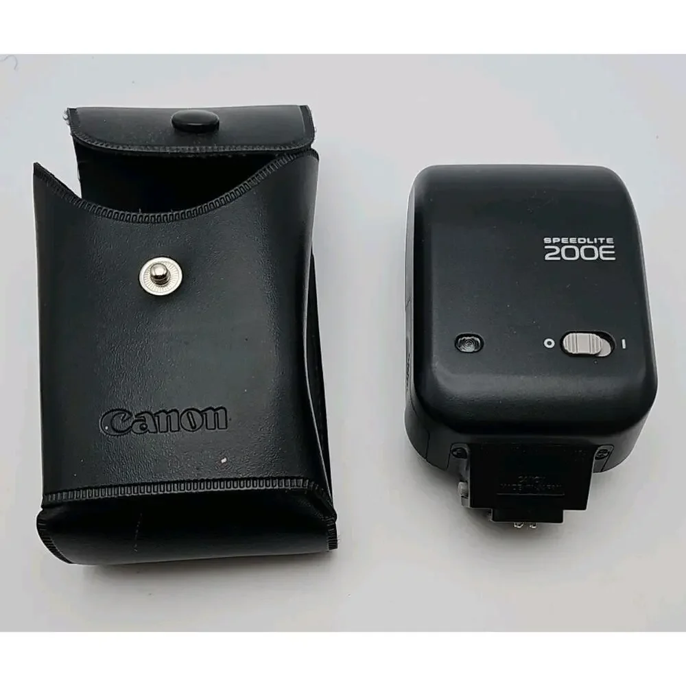 Canon Speedlite 200E Shoe Mount Flash With Case Very Clean